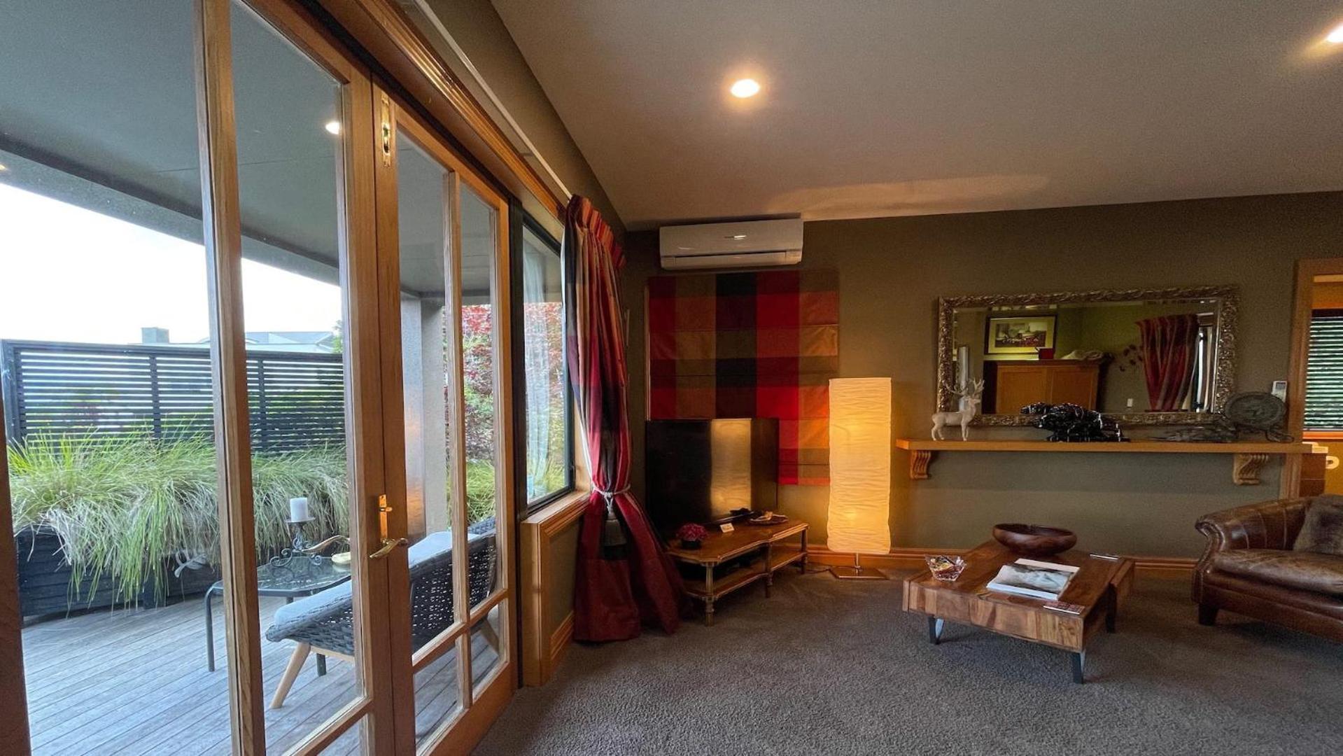 The Flying Trout Boutique Lodge Taupo Exterior photo